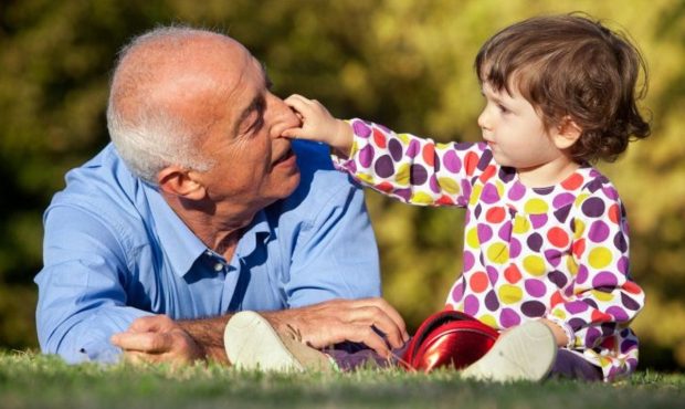 زندگی آسان‌تر برای سالمندان: 9 ابزار ضروری برای خانه