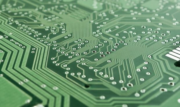 آشنایی با بهترین نرم افزار های شبیهسازی و طراحی PCB برای مبتدیان آشنایی با بهترین نرم افزار های شبیهسازی و طراحی PCB برای مبتدیان